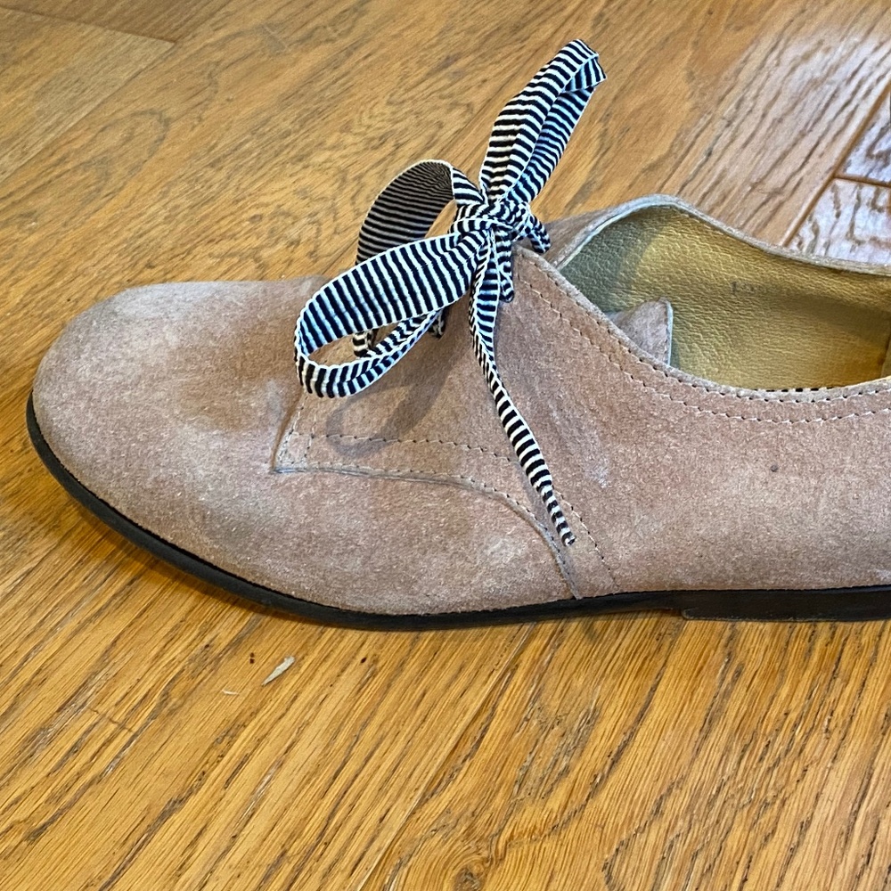 Stephane Kelian of Paris rose-tan walking shoes with striped laces size 7.5